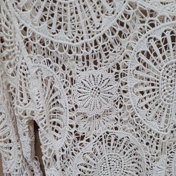 Cream Crocheted Sweater 🤎 - Picture 3 of 9